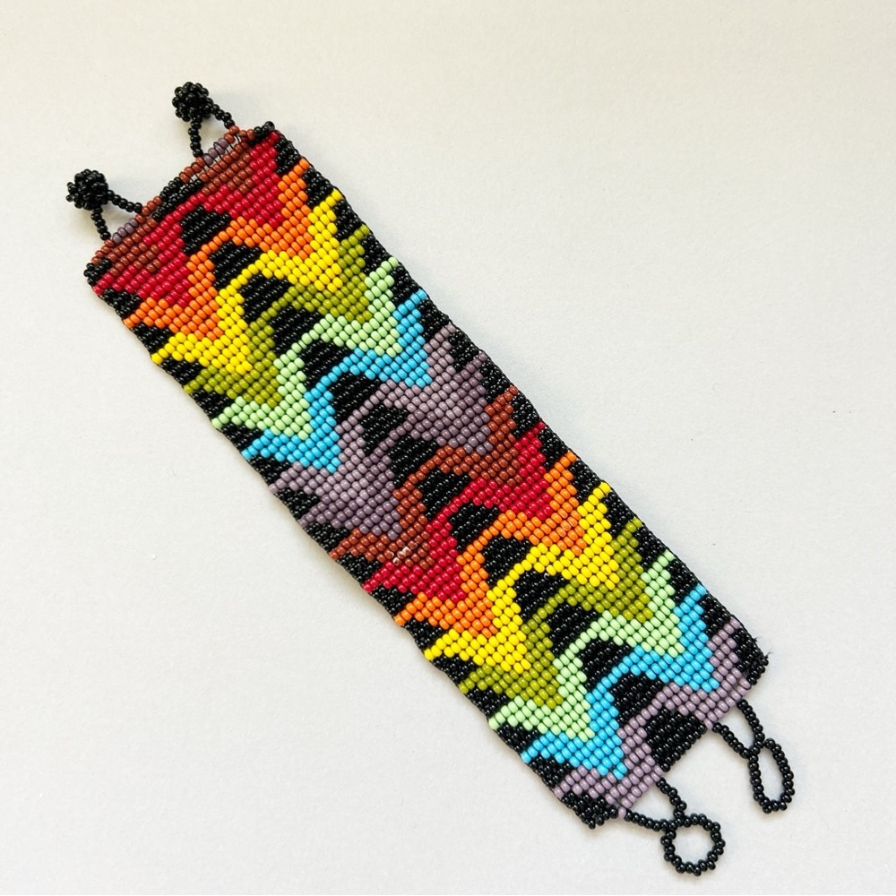 Gorgeous Rainbow Arrow Native American Beaded Bracelet